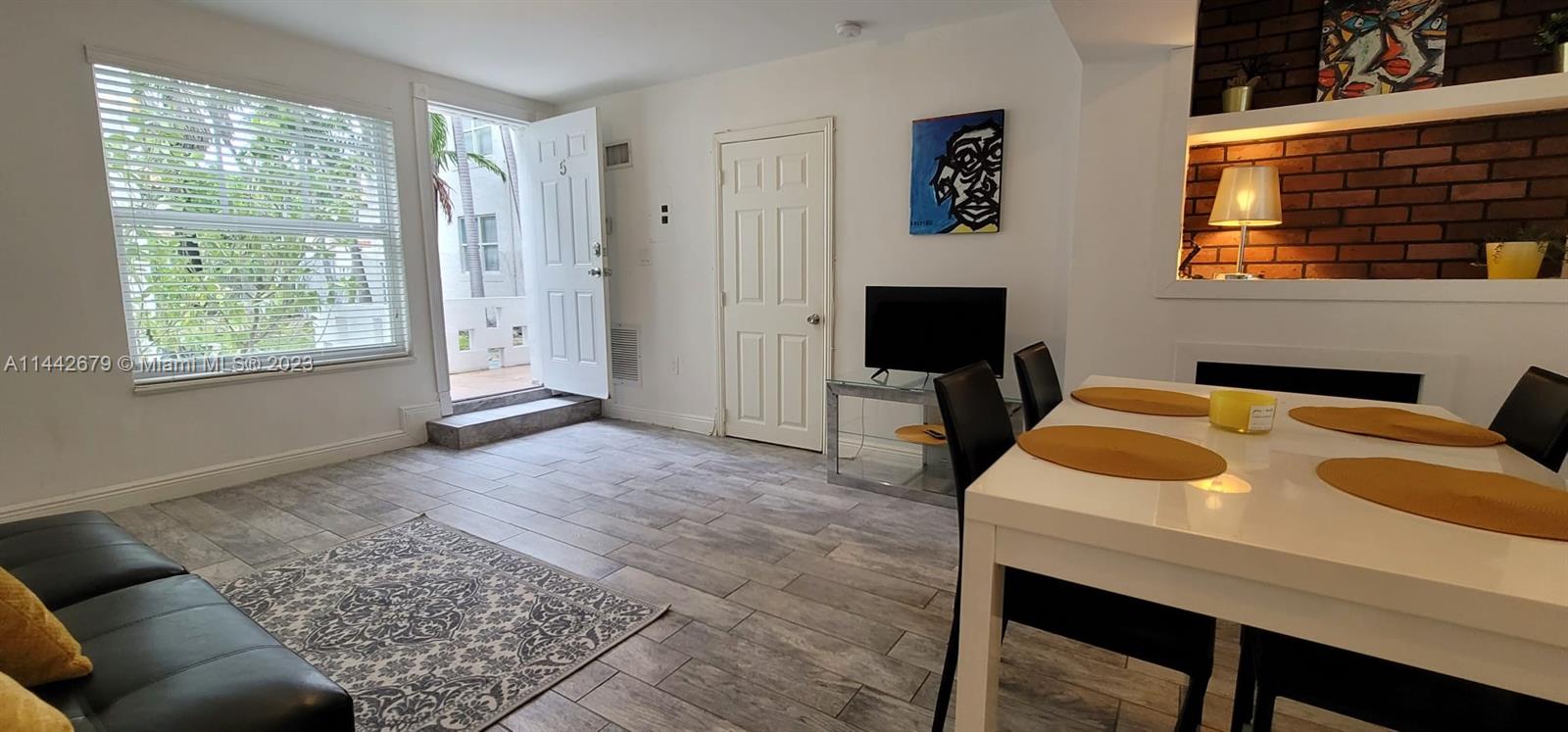 LINCOLN SUB - Residential Lease