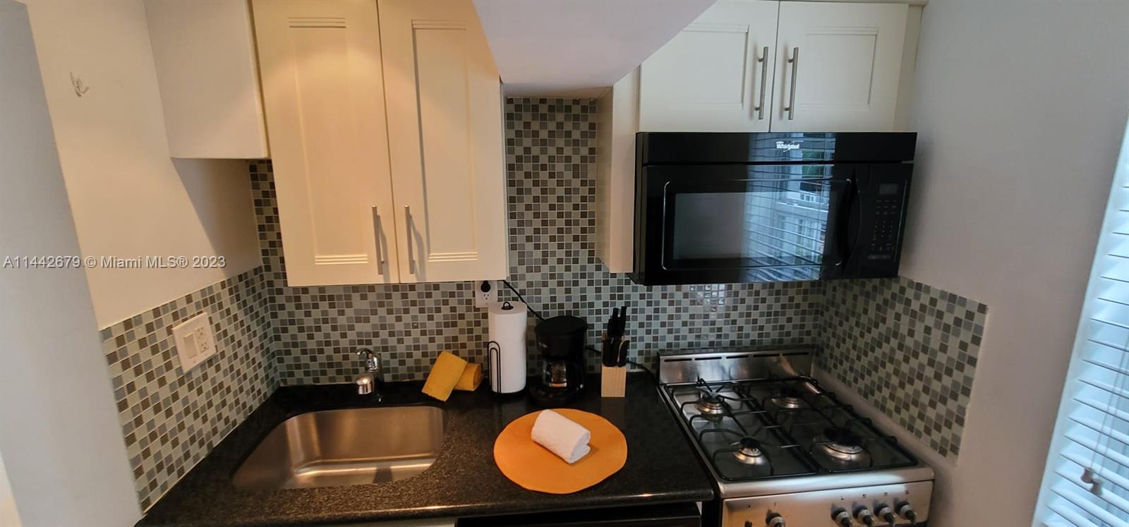 LINCOLN SUB - Residential Lease