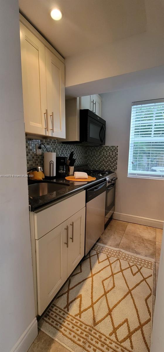 LINCOLN SUB - Residential Lease