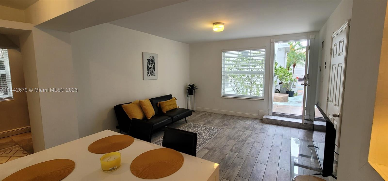 LINCOLN SUB - Residential Lease