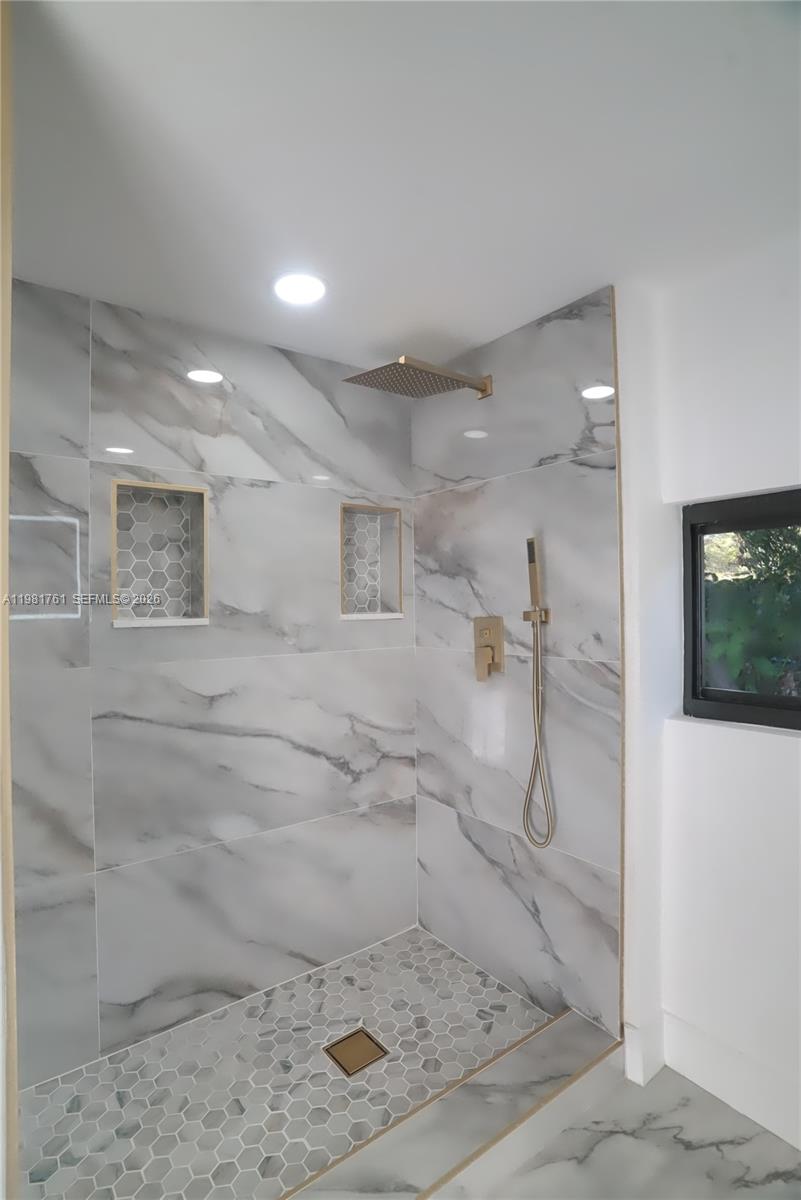 ALHAMBRA HEIGHTS SEC 5 - Residential