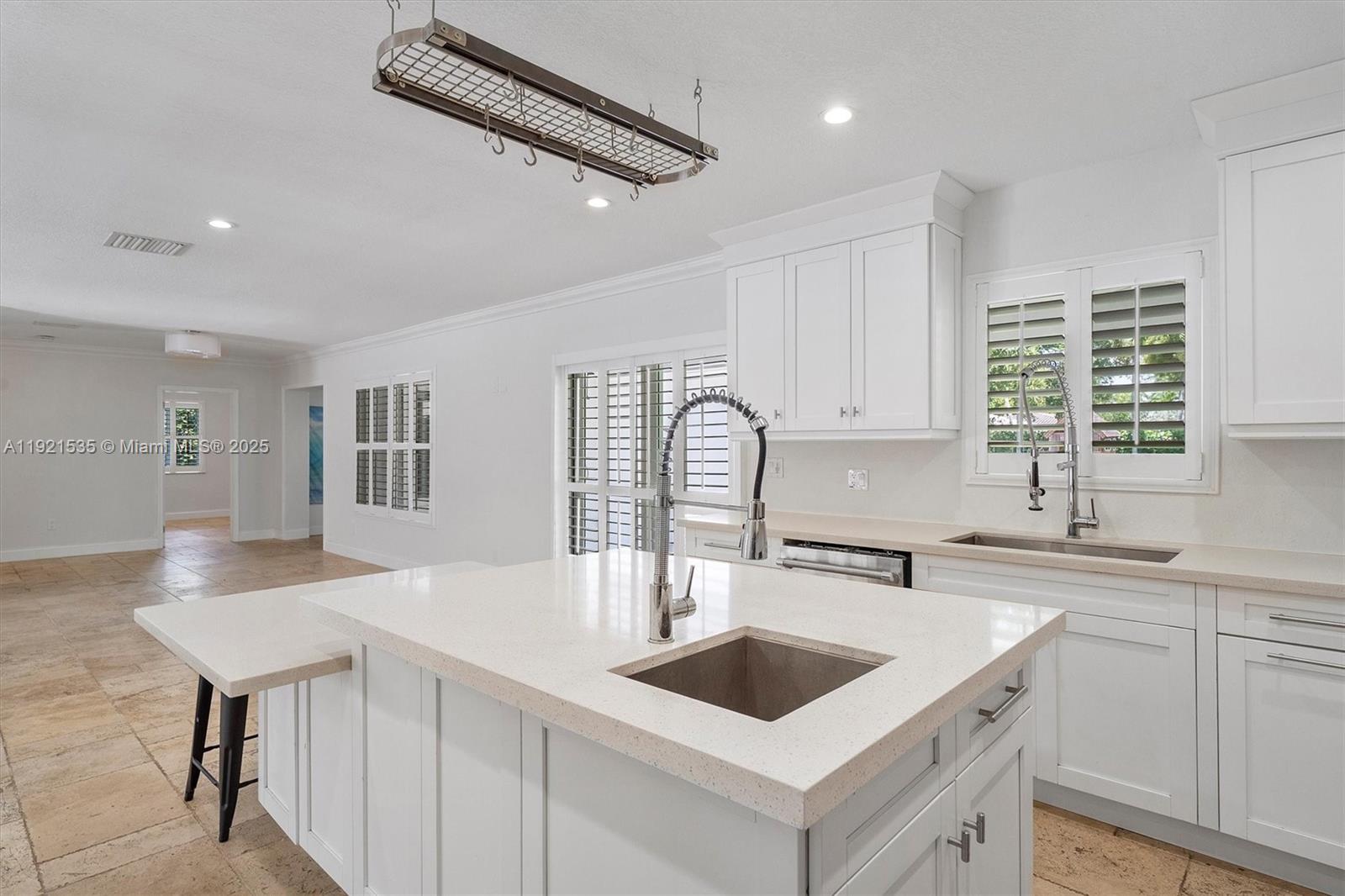 AMD PL GOLDEN GATE PK - Residential