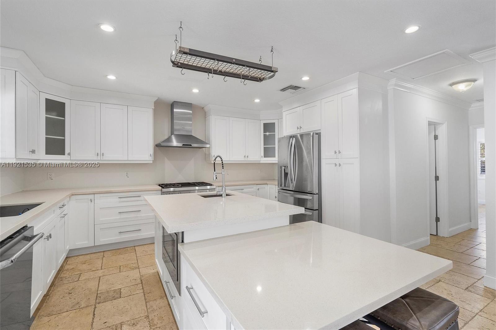 AMD PL GOLDEN GATE PK - Residential