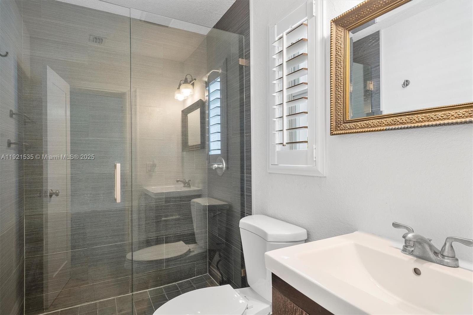 AMD PL GOLDEN GATE PK - Residential