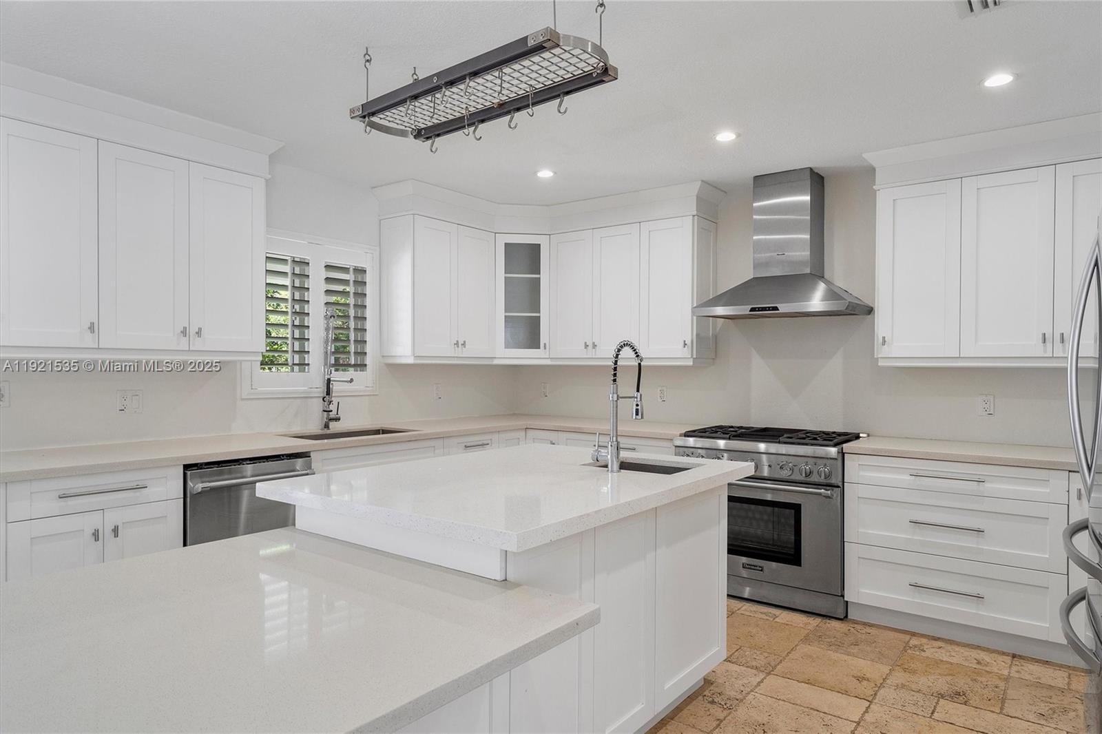 AMD PL GOLDEN GATE PK - Residential