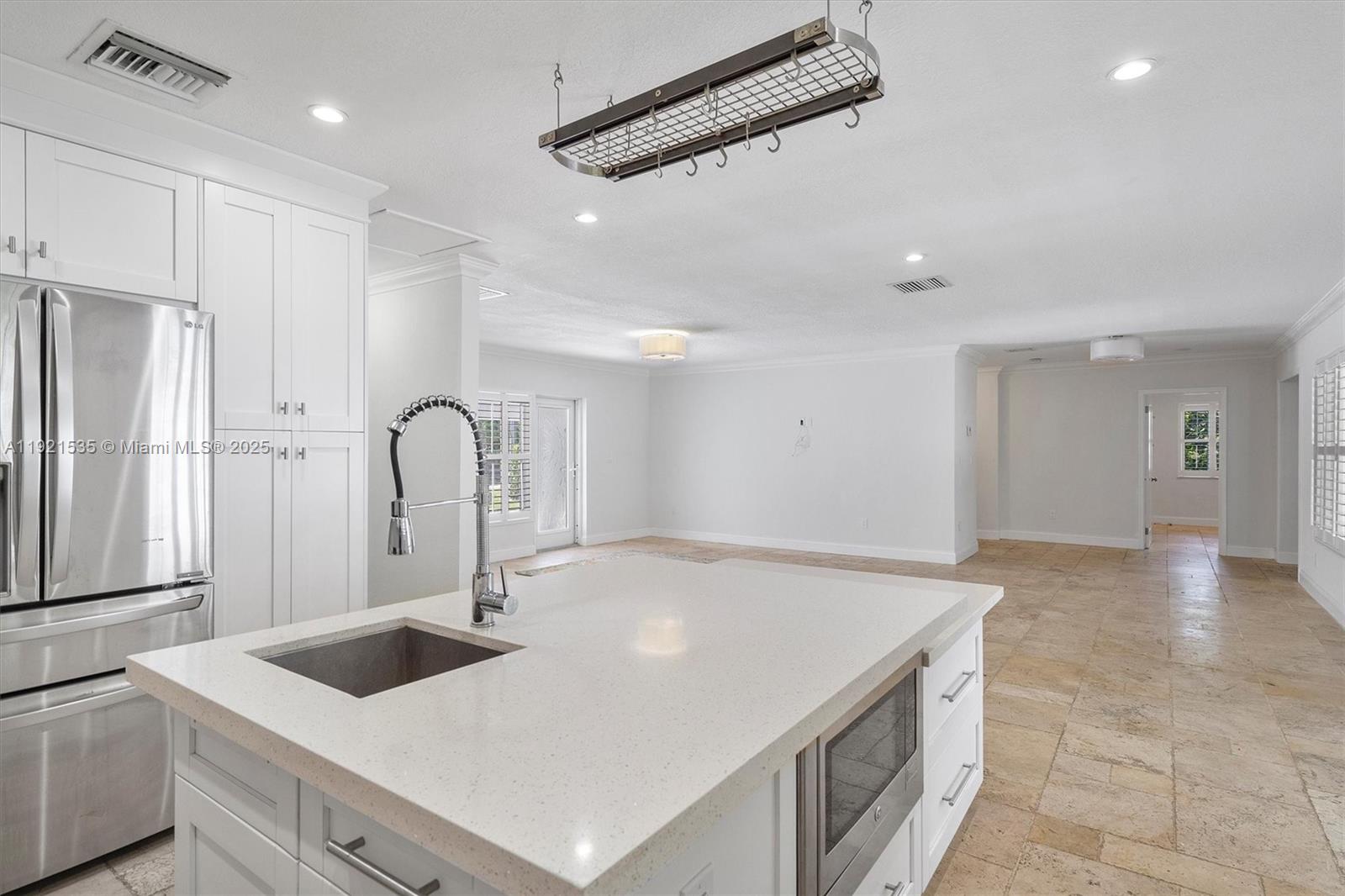 AMD PL GOLDEN GATE PK - Residential