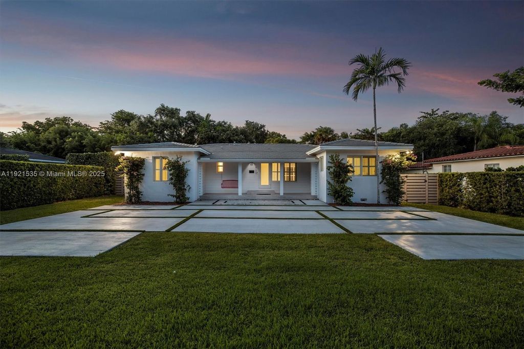 Photo of 925 NE 92nd St, Miami Shores, FL 33138 (MLS # A11921535)