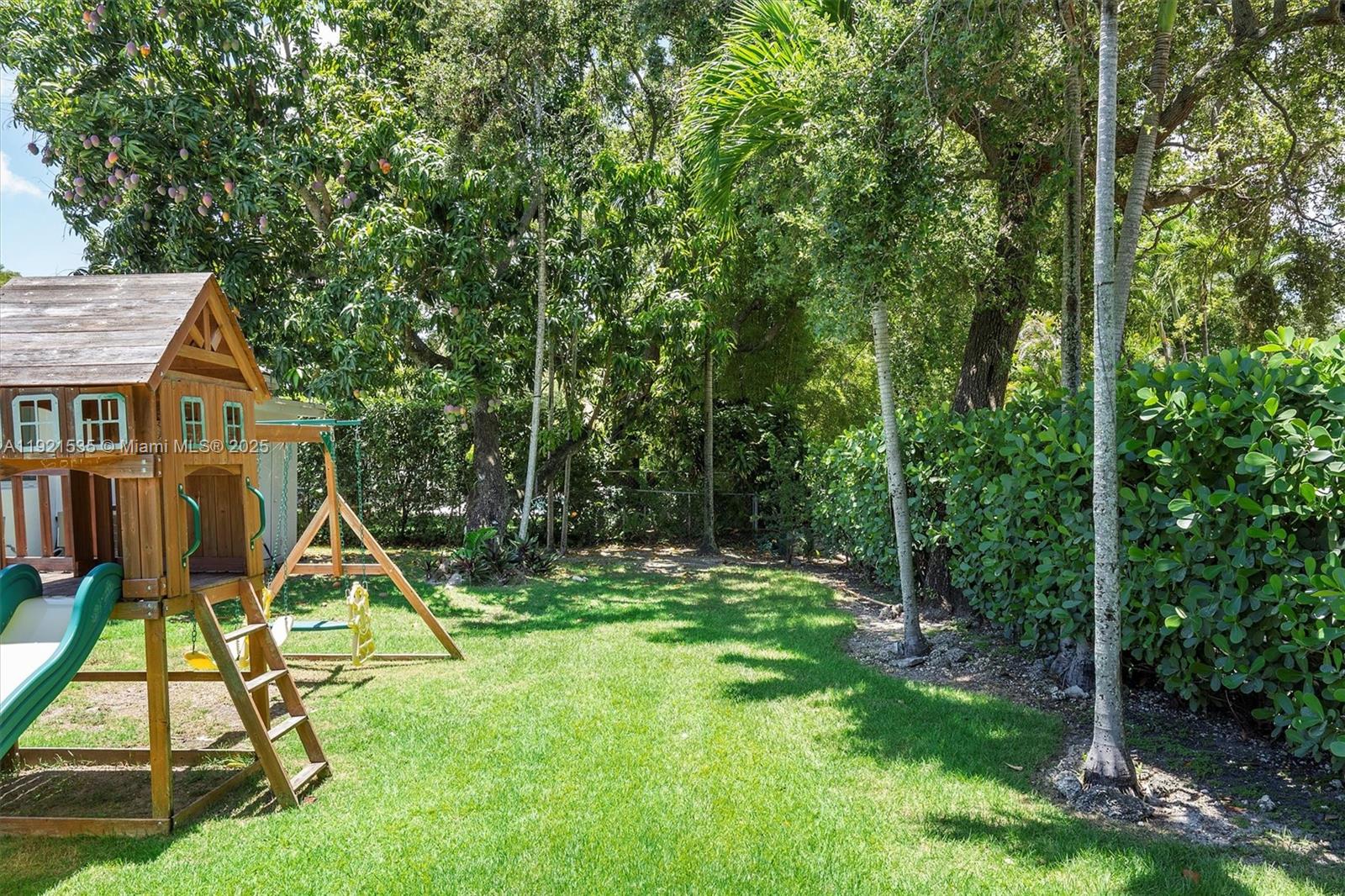 AMD PL GOLDEN GATE PK - Residential