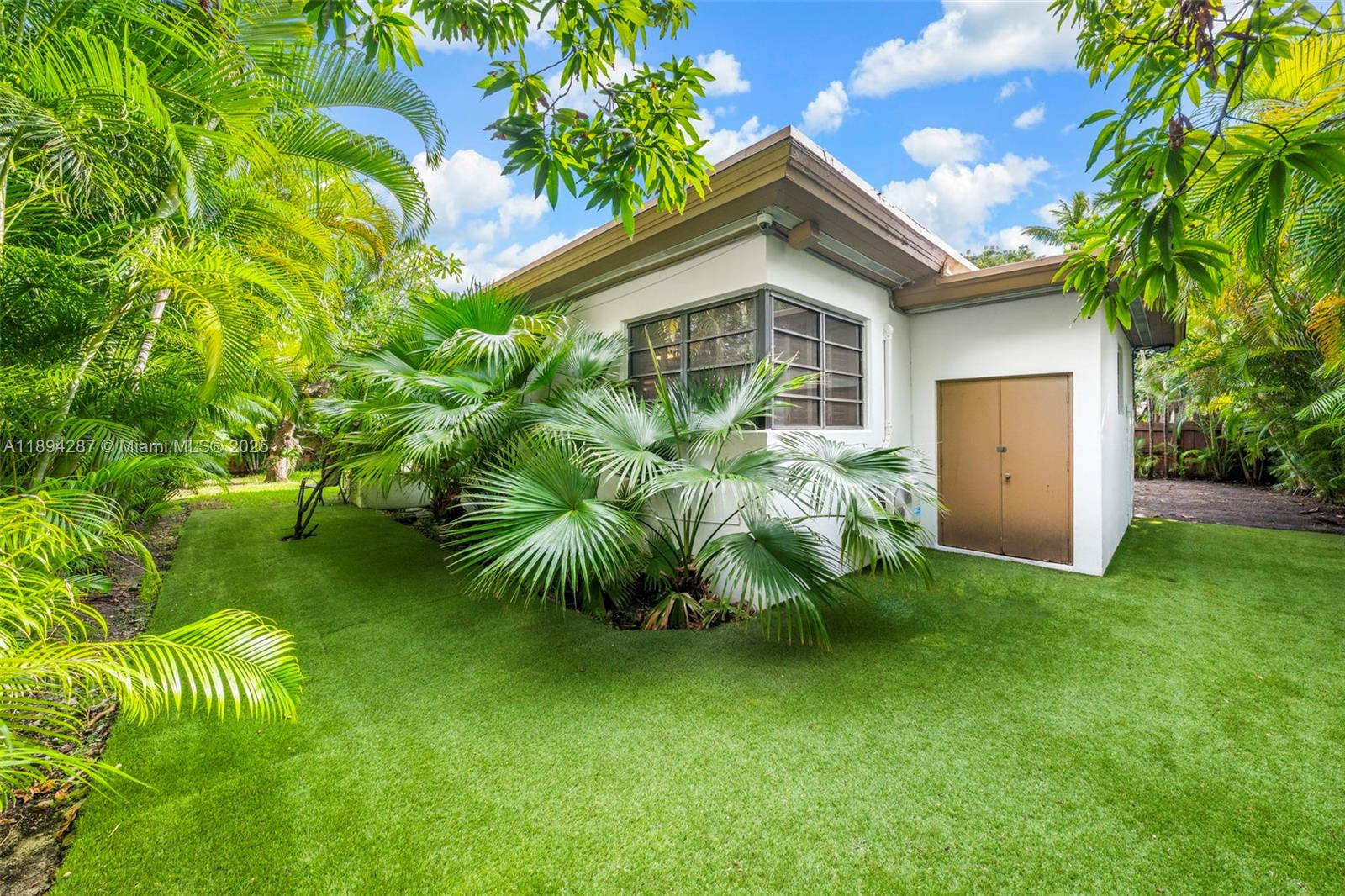NAUTILUS EXTENSION 5TH - Residential Lease