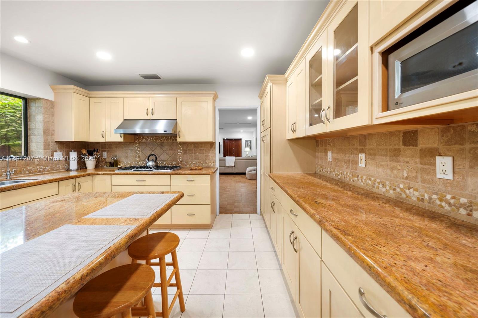 NAUTILUS EXTENSION 5TH - Residential Lease