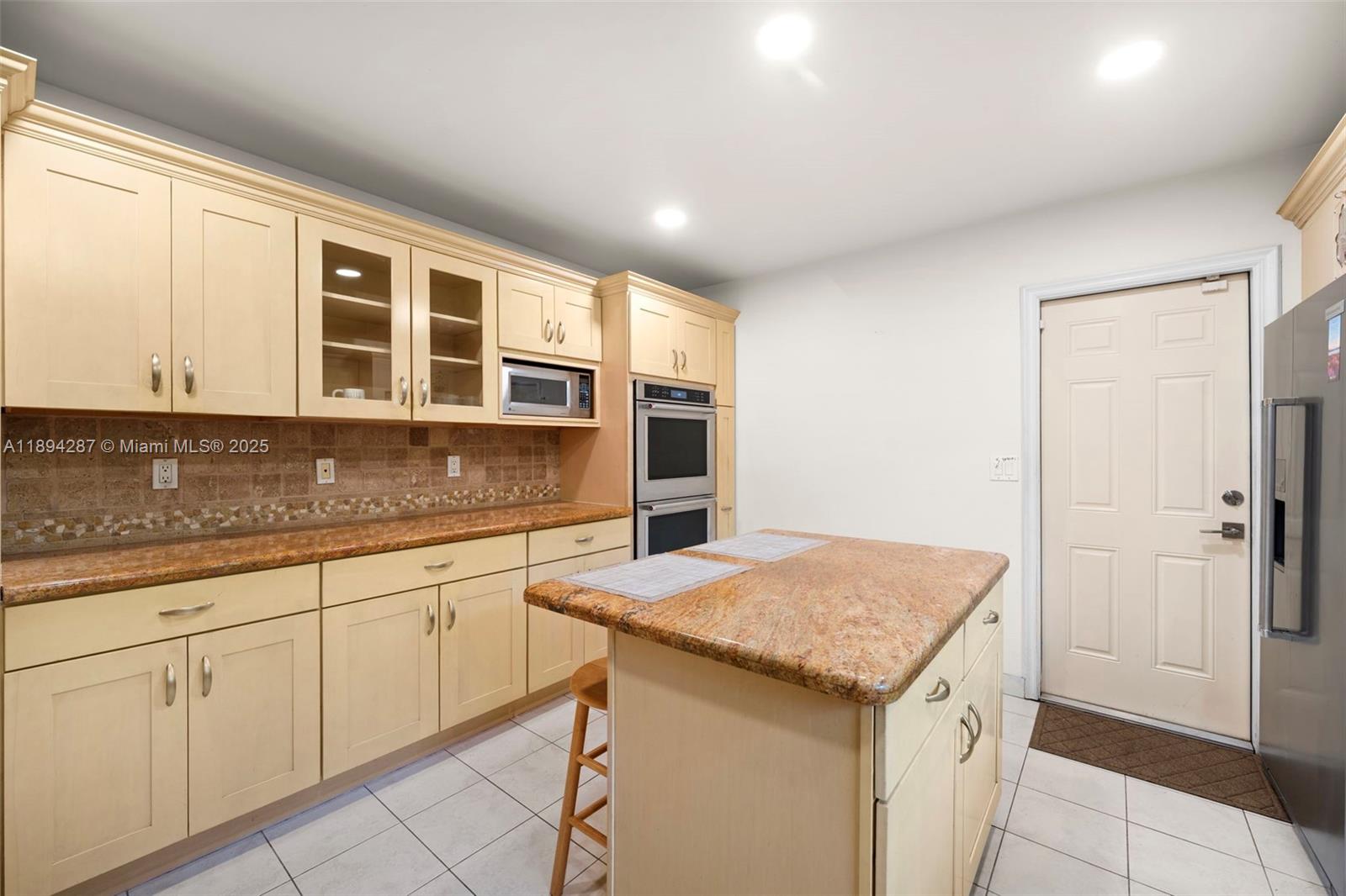 NAUTILUS EXTENSION 5TH - Residential Lease