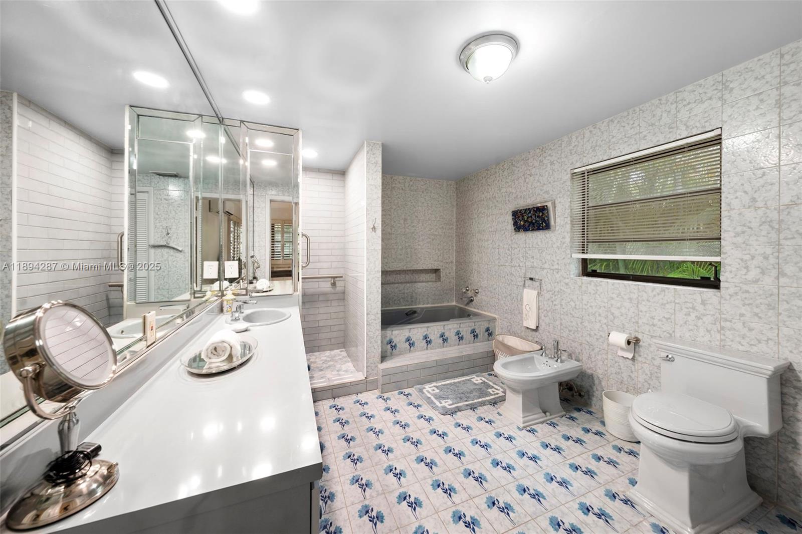 NAUTILUS EXTENSION 5TH - Residential Lease