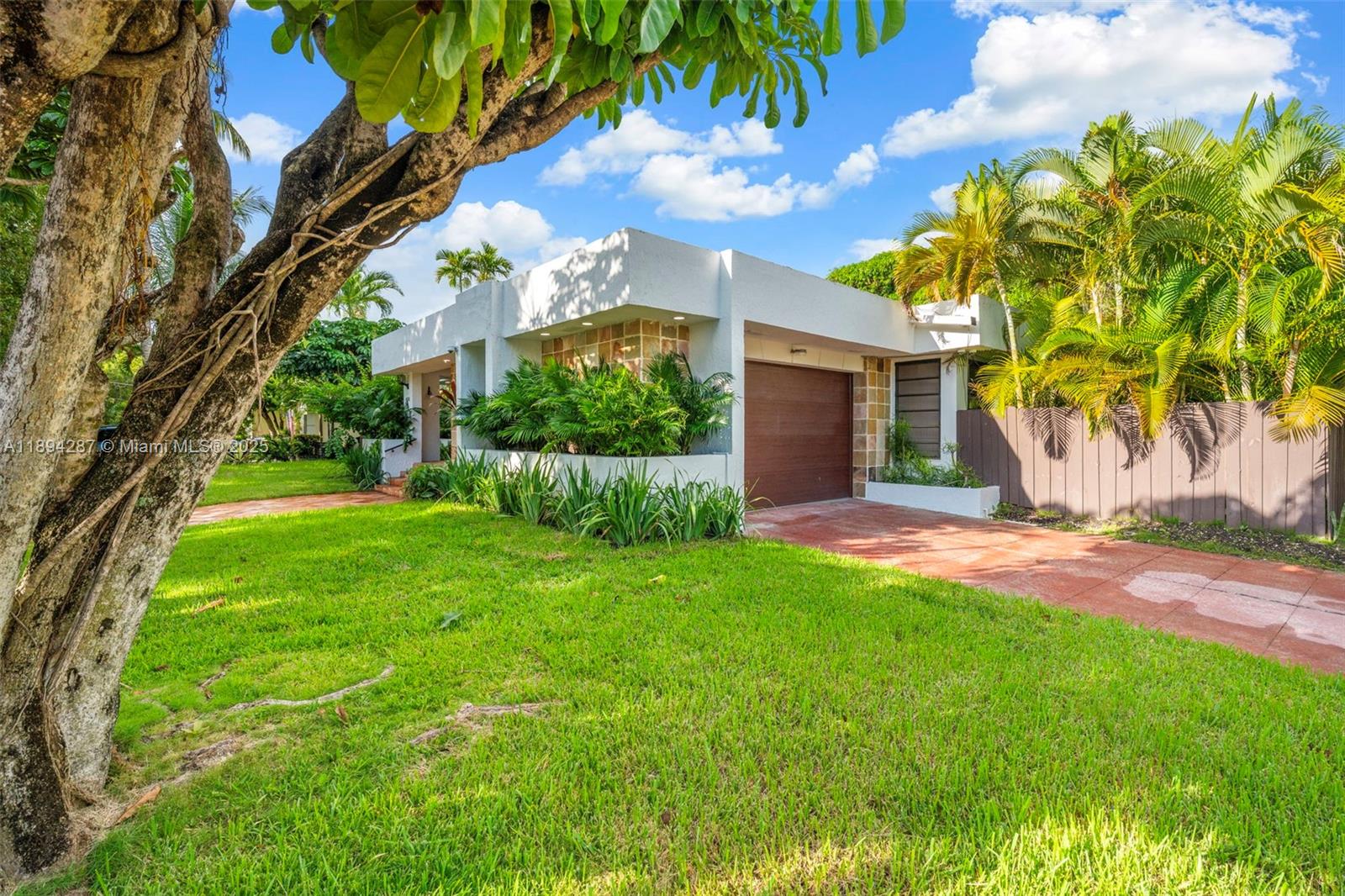 NAUTILUS EXTENSION 5TH - Residential Lease