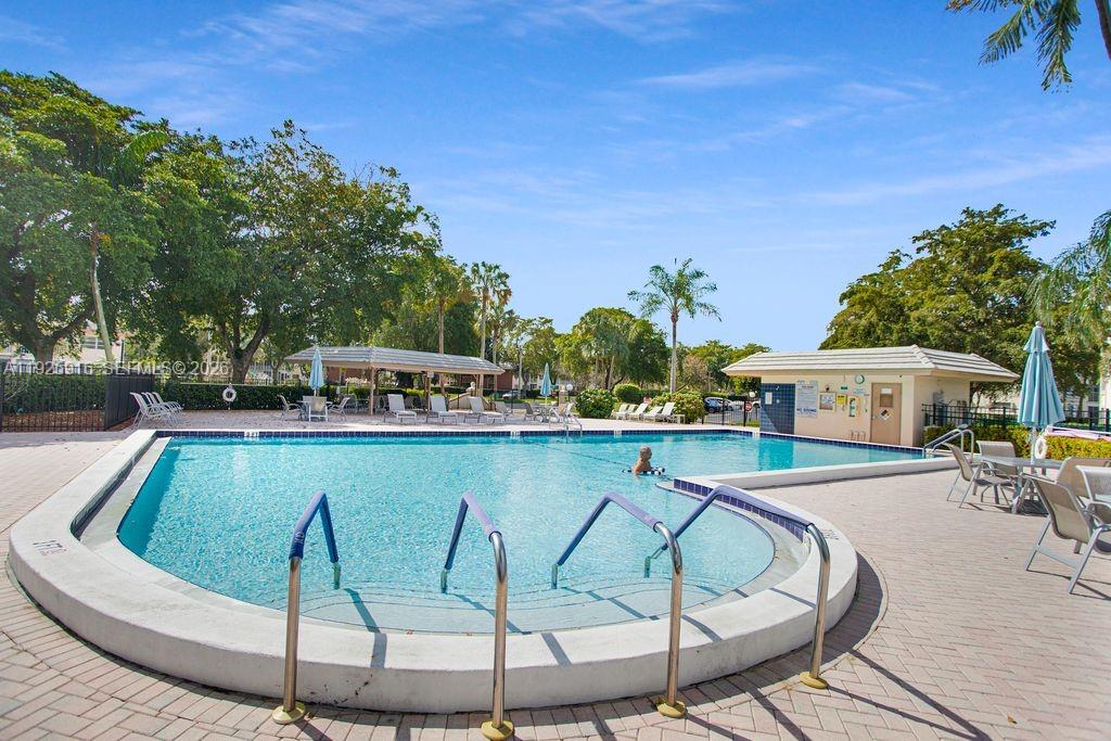 MARTINIQUE VILLAGE I COND - Residential