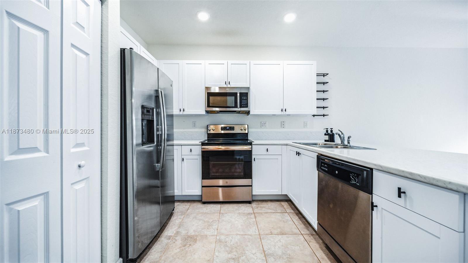 BAYWINDS OF DOMINICA AND - Residential