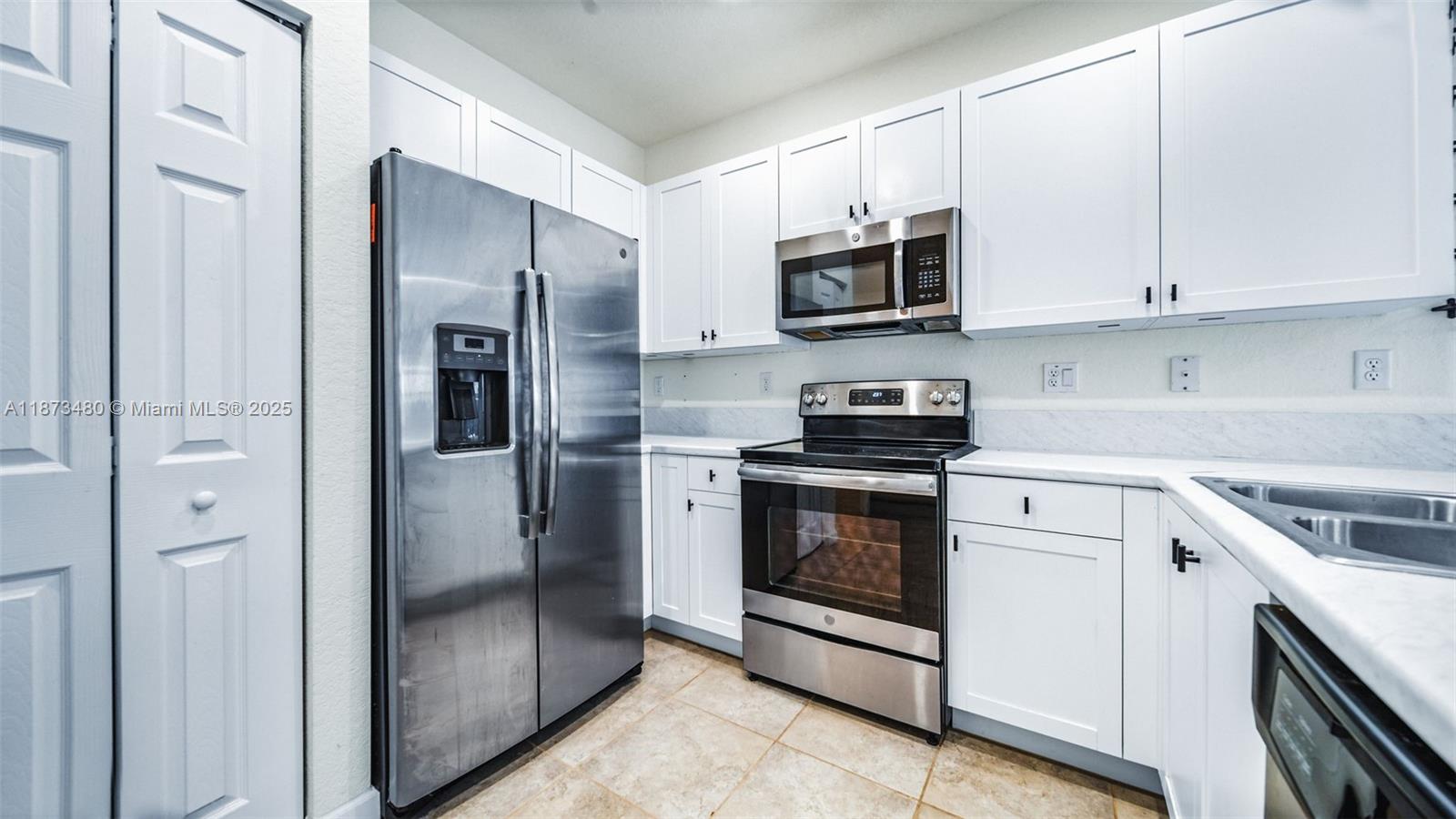 BAYWINDS OF DOMINICA AND - Residential