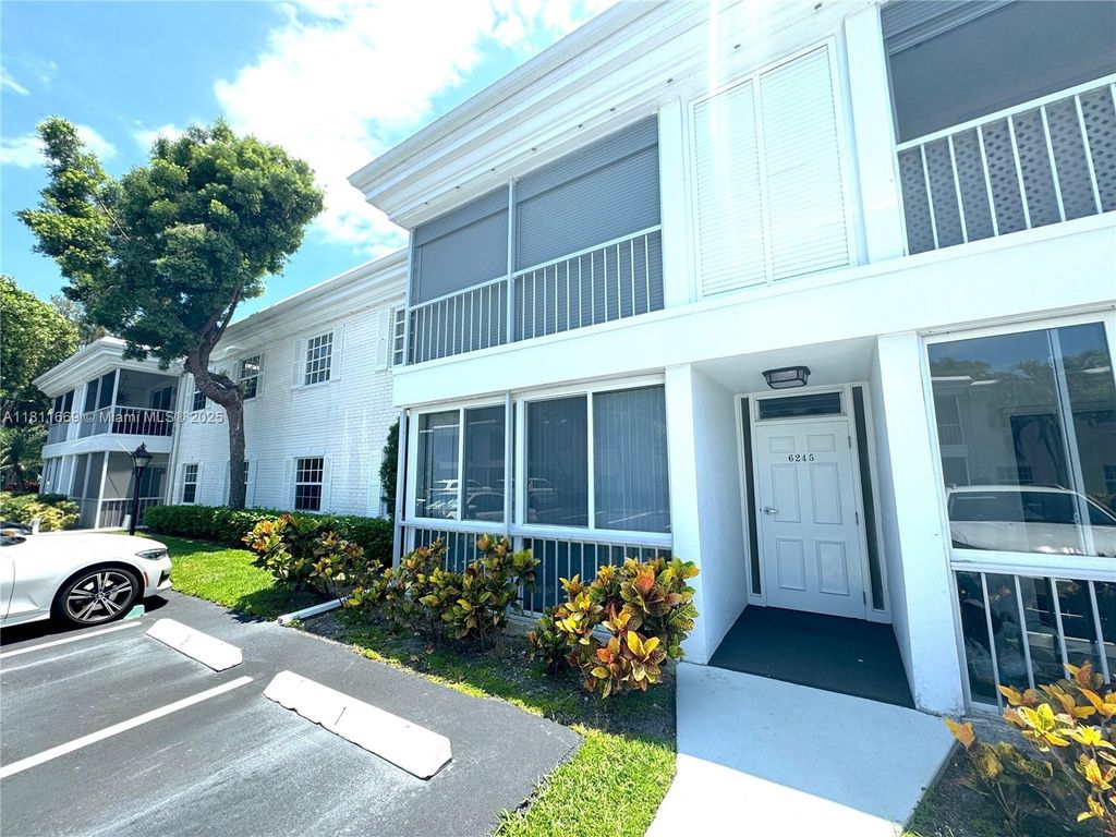 Photo of 6245 Bay Club Dr #4, Fort Lauderdale, FL 33308 (MLS # A11811669)