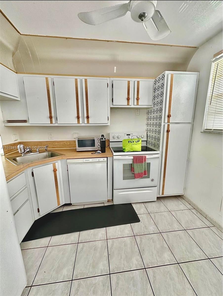 OMEGA CONDO NO 6 - Residential