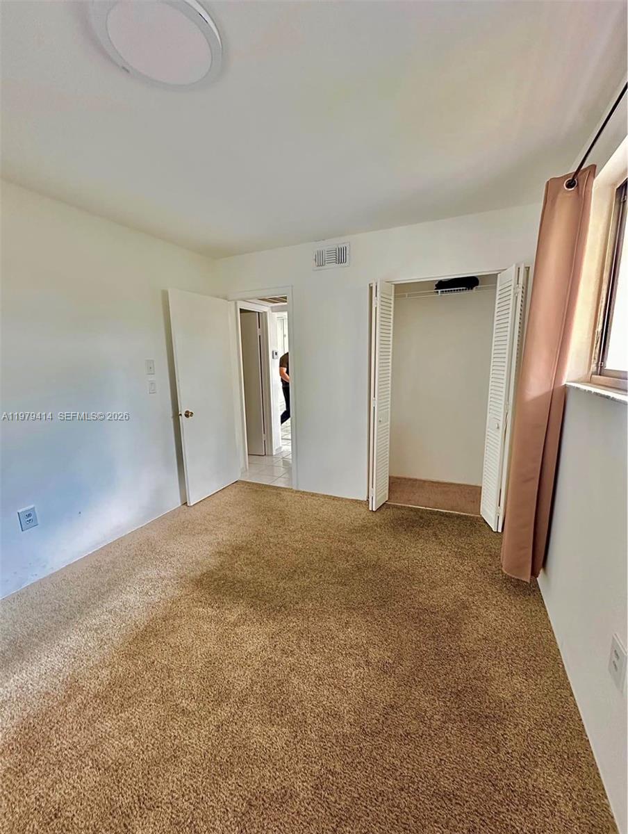 OMEGA CONDO NO 6 - Residential