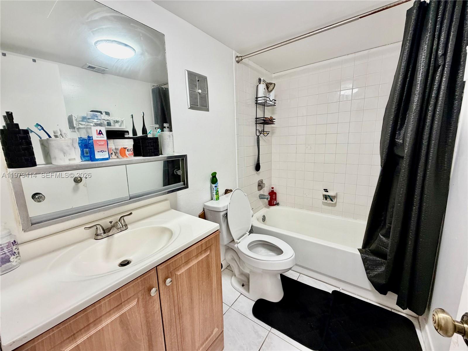 OMEGA CONDO NO 6 - Residential