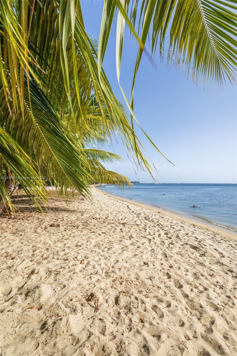 WEST END ROATAN ISLAND HN - Commercial Sale