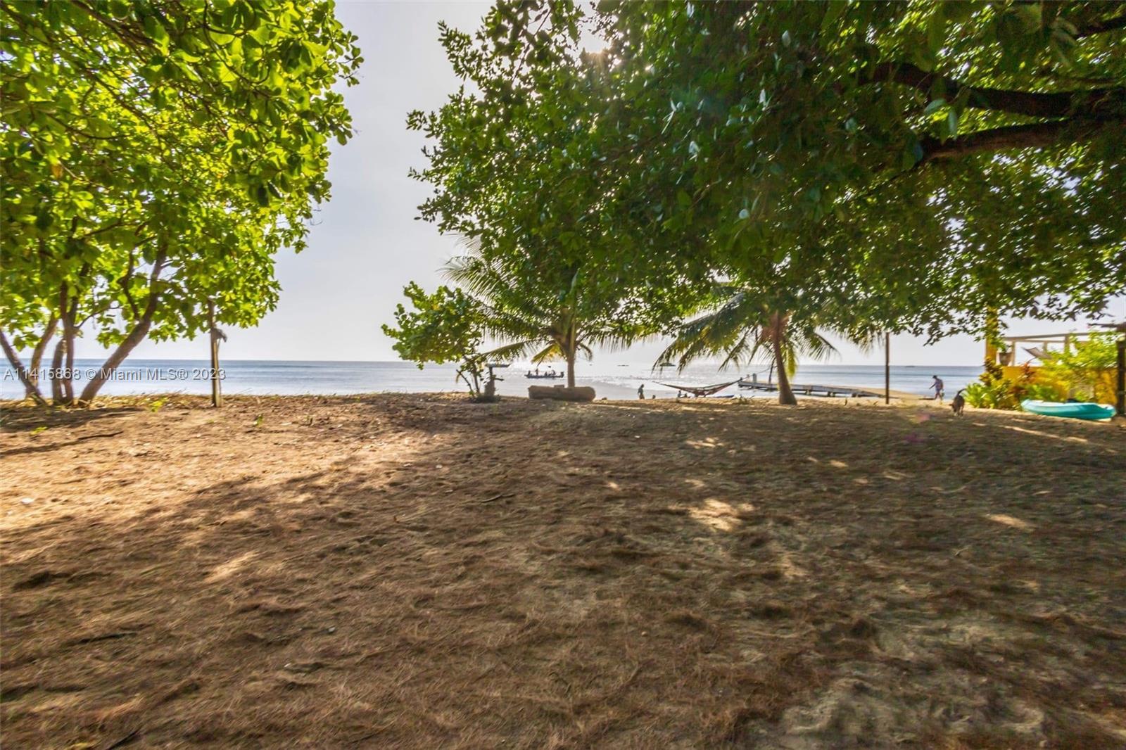 WEST END ROATAN ISLAND HN - Commercial Sale