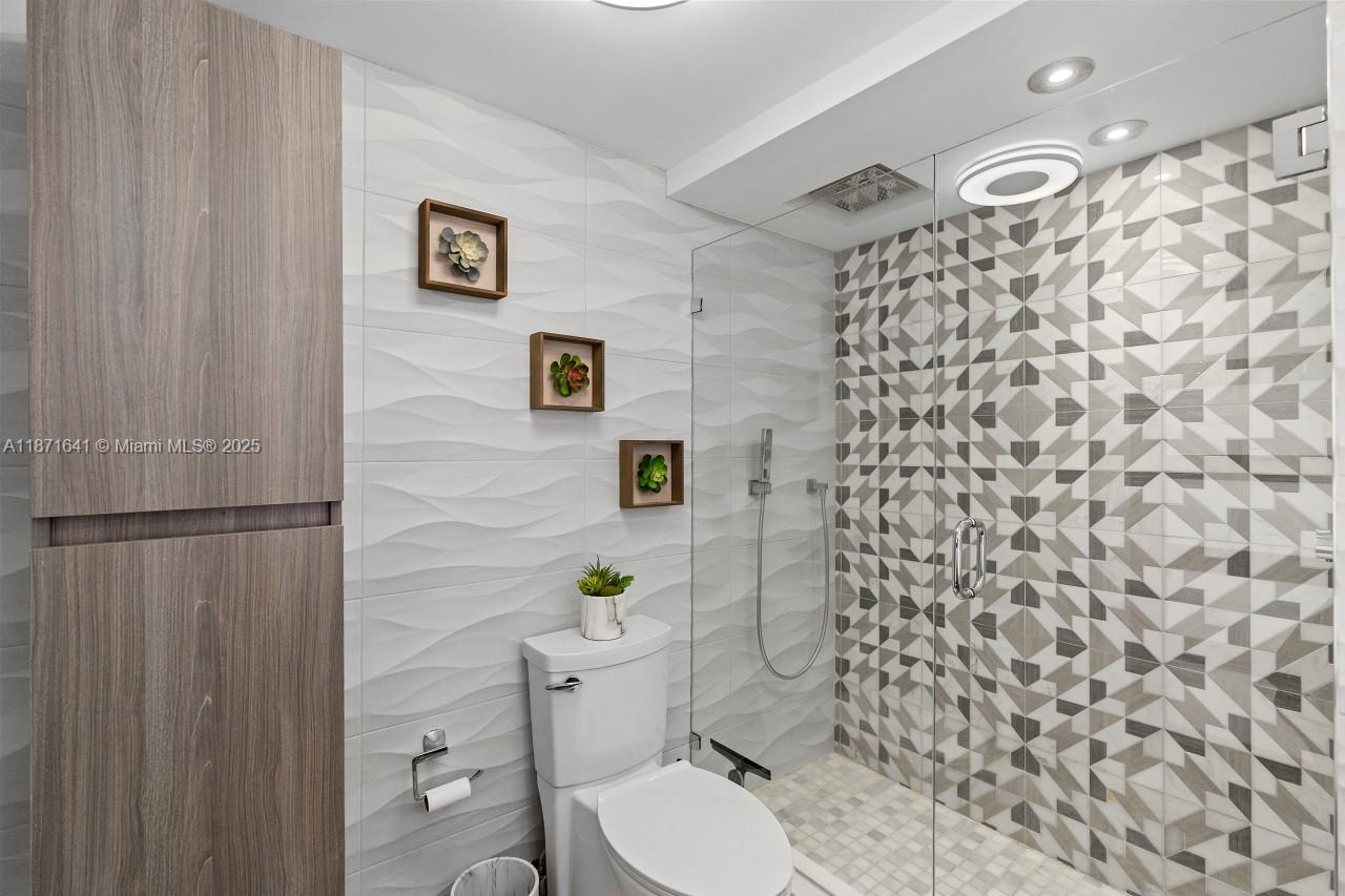 VANTAGE VIEW CONDO - Residential