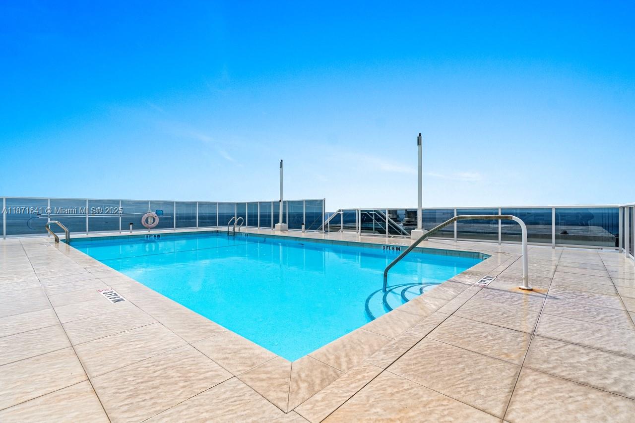 VANTAGE VIEW CONDO - Residential