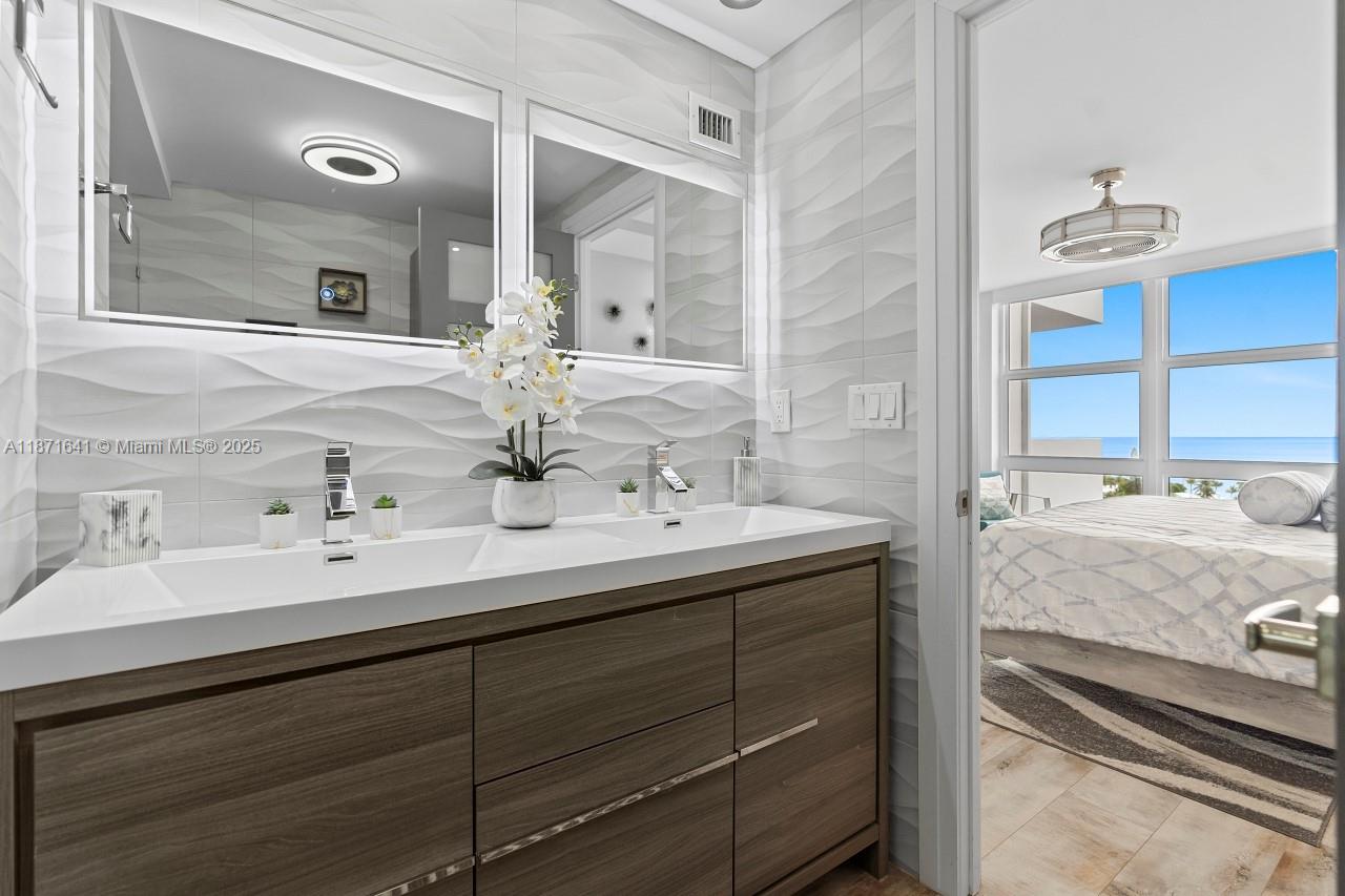 VANTAGE VIEW CONDO - Residential