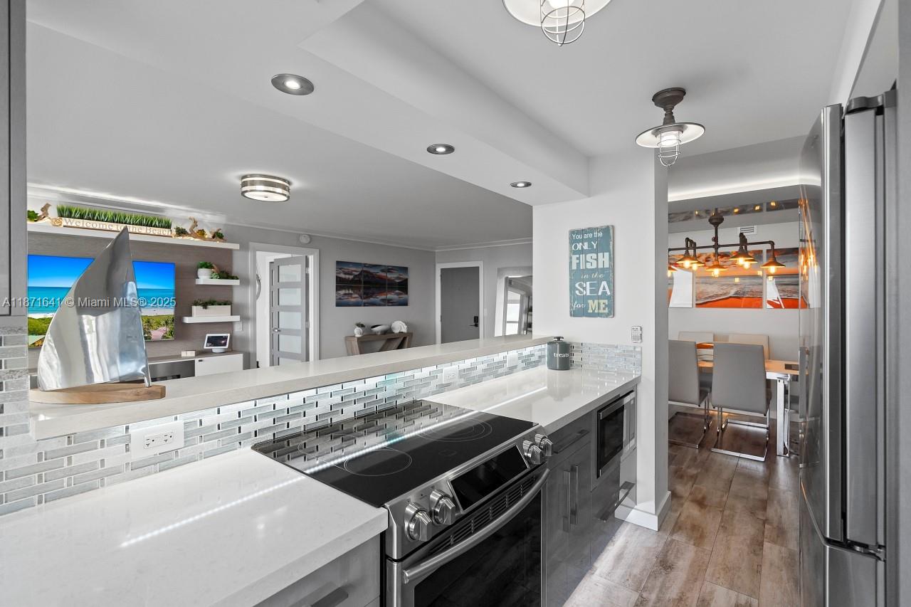 VANTAGE VIEW CONDO - Residential