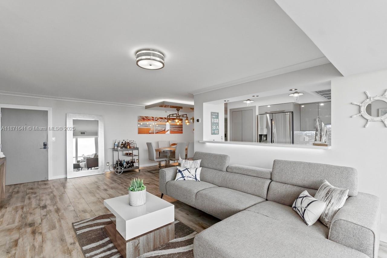 VANTAGE VIEW CONDO - Residential