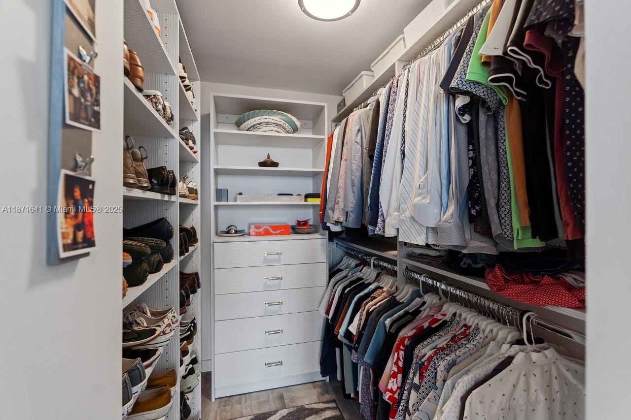 VANTAGE VIEW CONDO - Residential