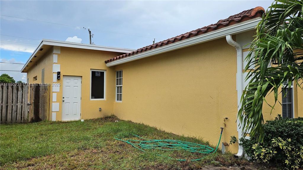 Photo of 4585 Boatman St #20, Lake Worth, FL 33463 (MLS # A11890733)