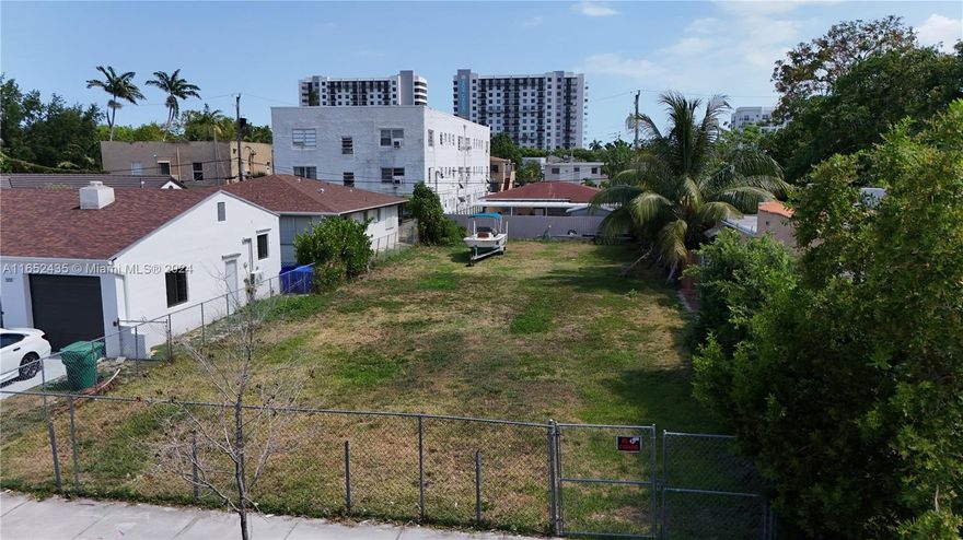 "Investment Opportunity in West Shenandoah - 
Multifamily Lot with T4-R-General Zoning Explore this prime investment opportunity! This multifamily lot in West Shenandoah, 
featuring T4-R-General zoning, offers vast potential for development, allowing the construction of up to 5 units. With a generous 6,900 sq ft, 
this property provides ample space to bring your multifamily project to life. Take advantage of the thriving West Shenandoah real estate market and envision the possibilities for a successful multifamily venture within the T4-R-General zone. 
Contact us for more details and to discuss the potential of this multifamily lot in the heart of West Shenandoah."