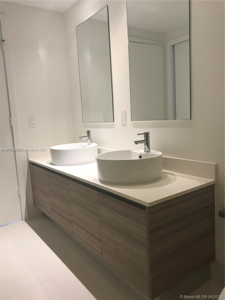 HYDE MIDTOWN CONDO - Residential Lease