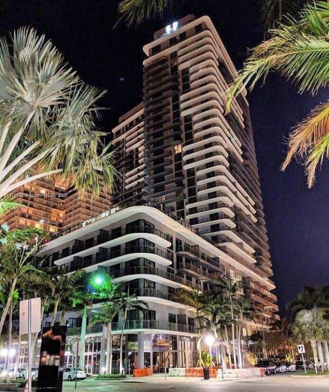 HYDE MIDTOWN CONDO - Residential Lease