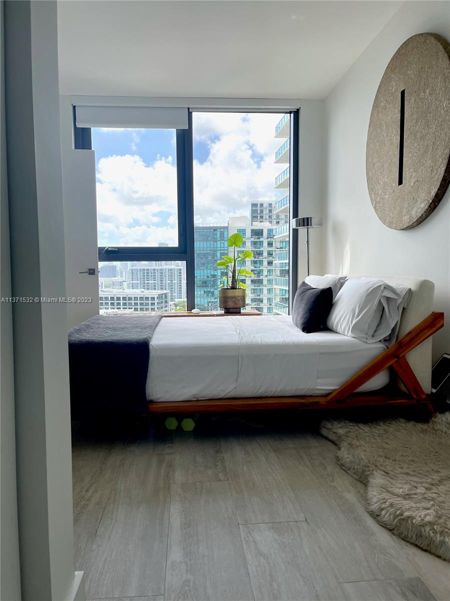 HYDE MIDTOWN CONDO - Residential Lease