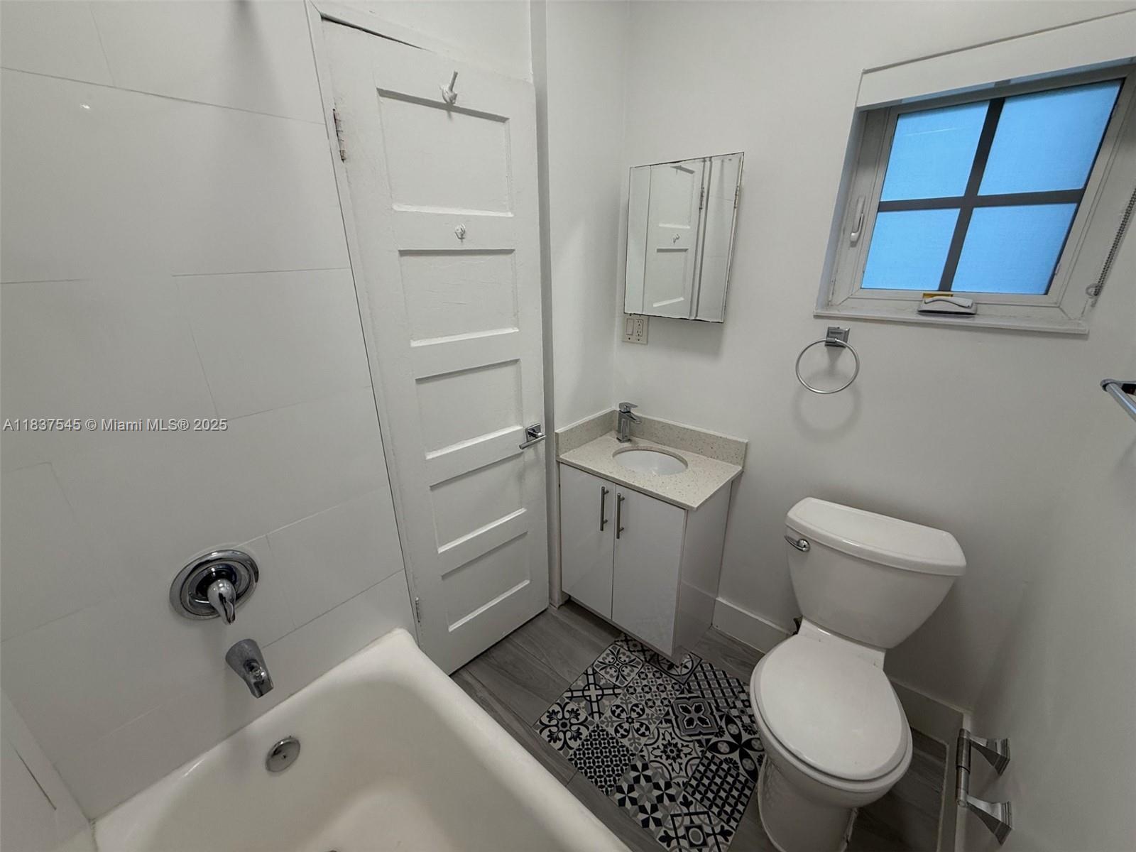 1615 Jefferson Ave 5