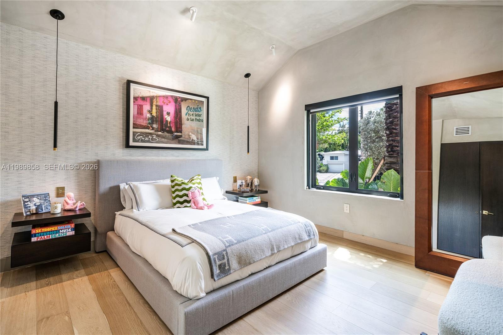 SHORE CREST - Residential