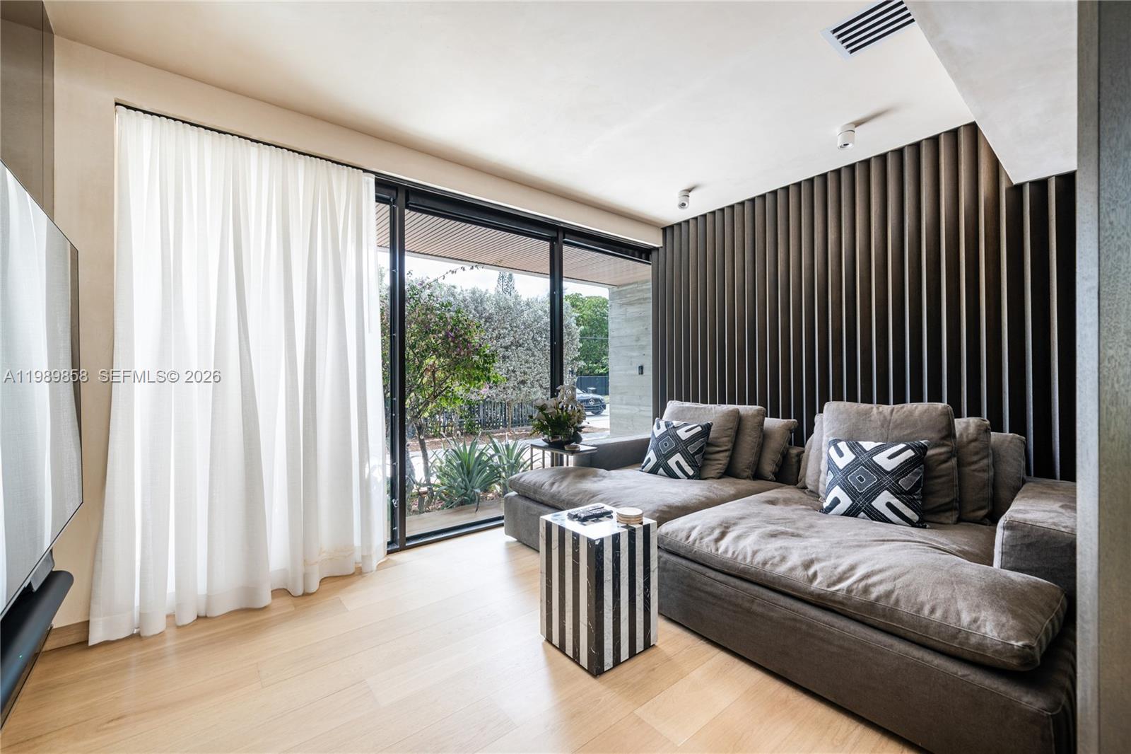 SHORE CREST - Residential