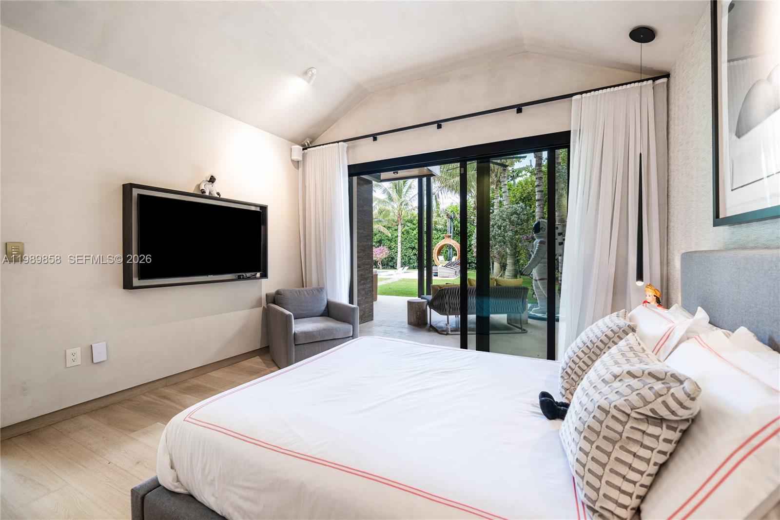 SHORE CREST - Residential