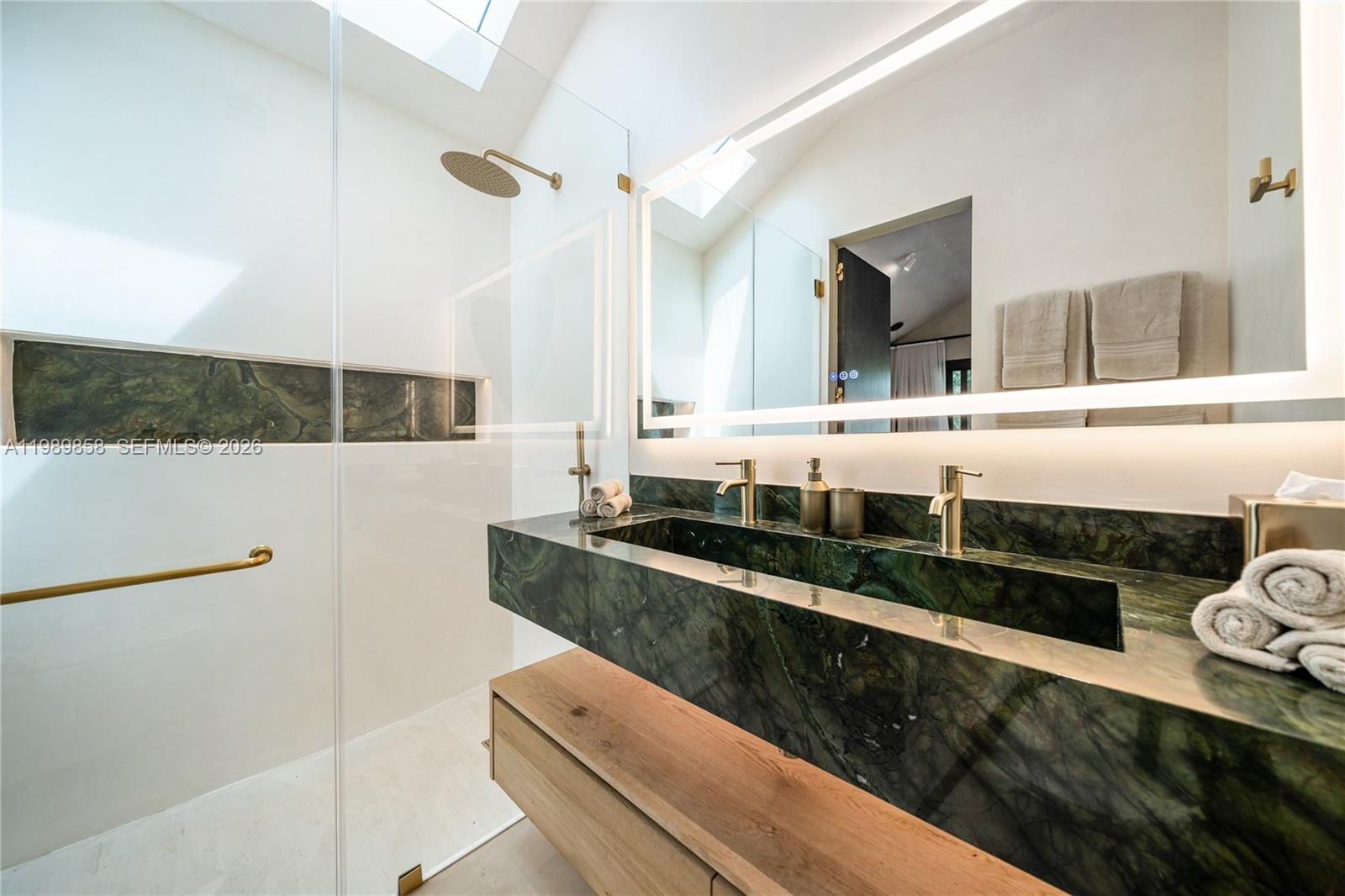 SHORE CREST - Residential