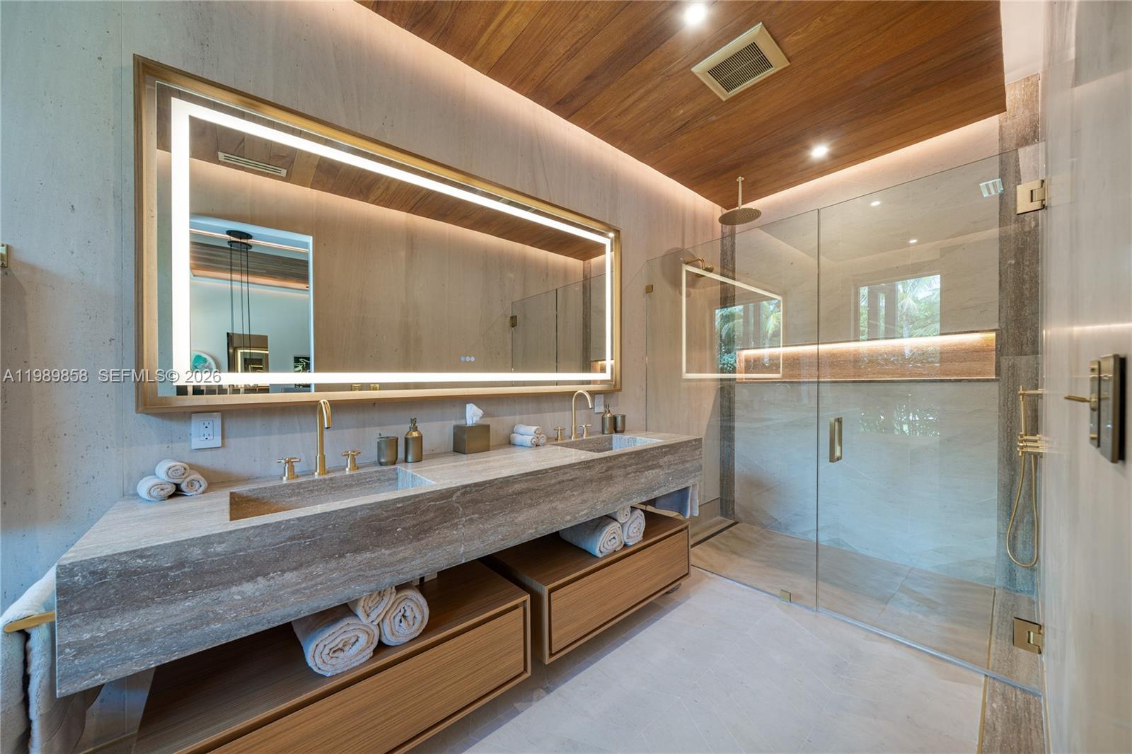 SHORE CREST - Residential