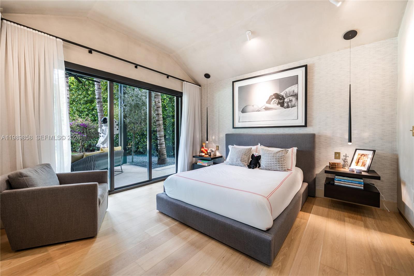 SHORE CREST - Residential