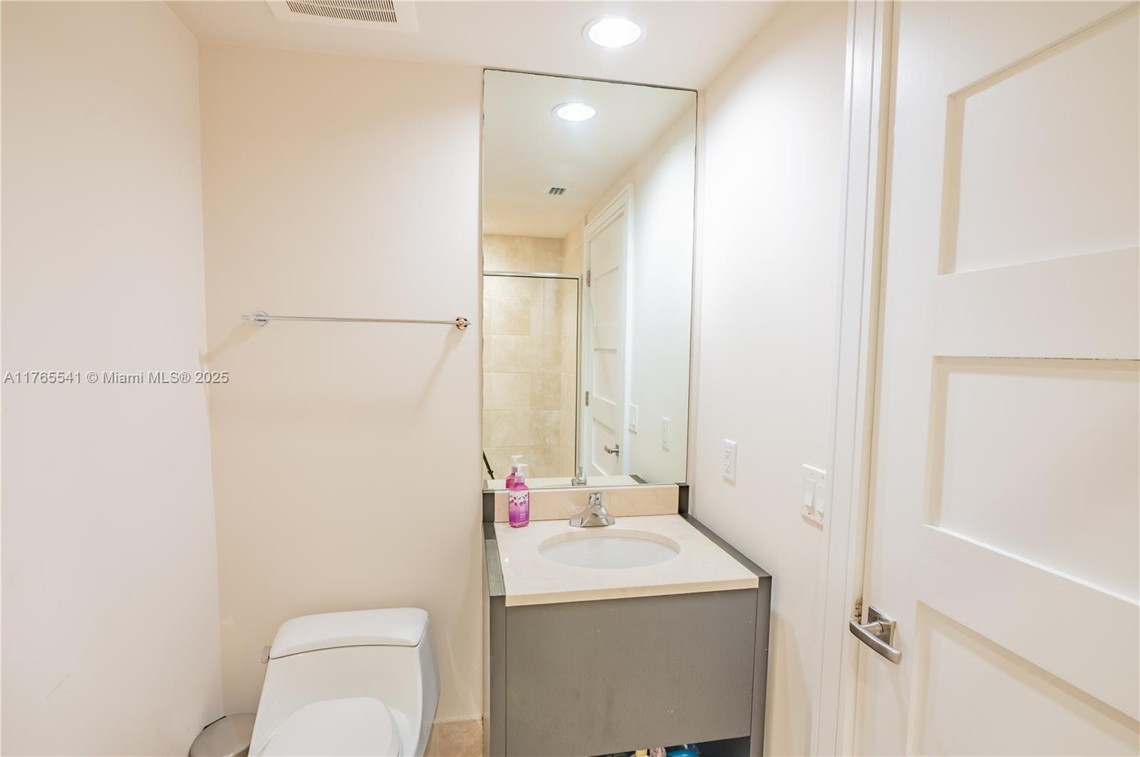 TRUMP ROYALE CONDO - Residential