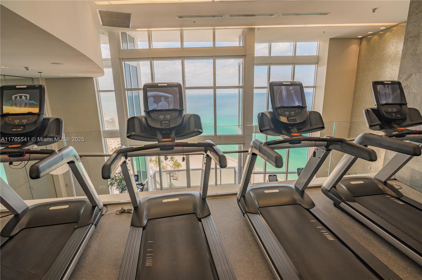 TRUMP ROYALE CONDO - Residential