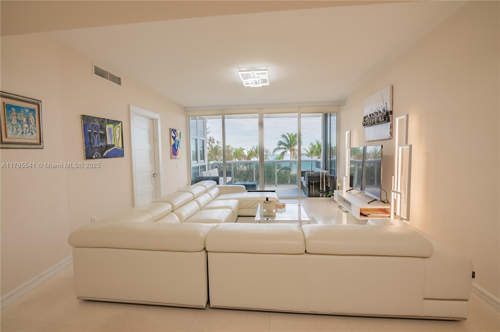 TRUMP ROYALE CONDO - Residential