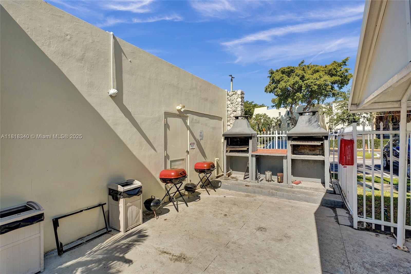 VILLA DORADA CONDO NO 2 - Residential