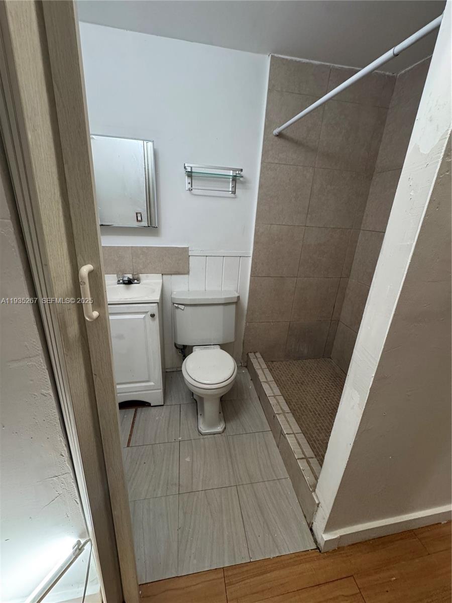 GRAPELAND HEIGHTS - Residential Lease