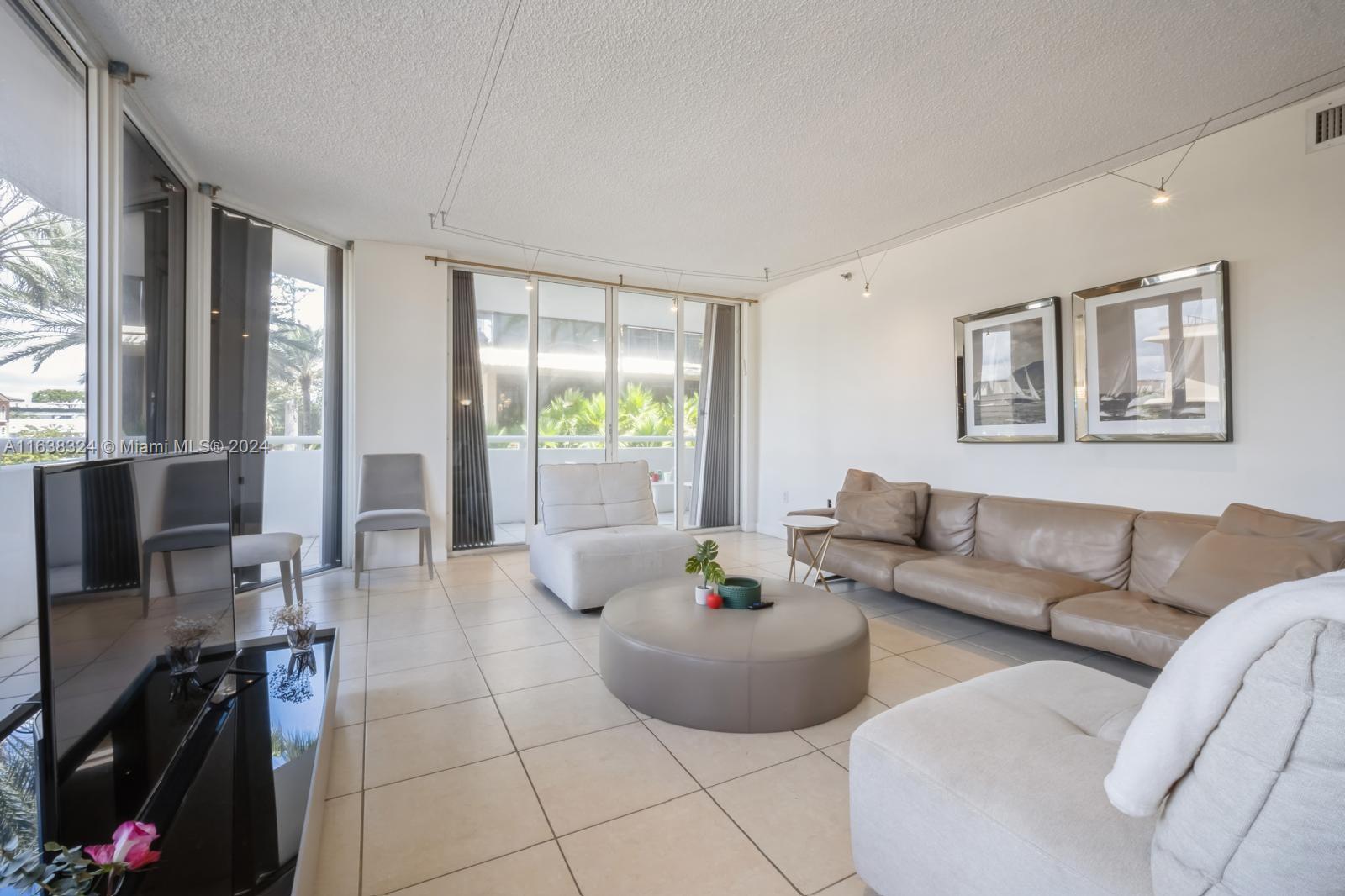 MIRAGE CONDO - Residential